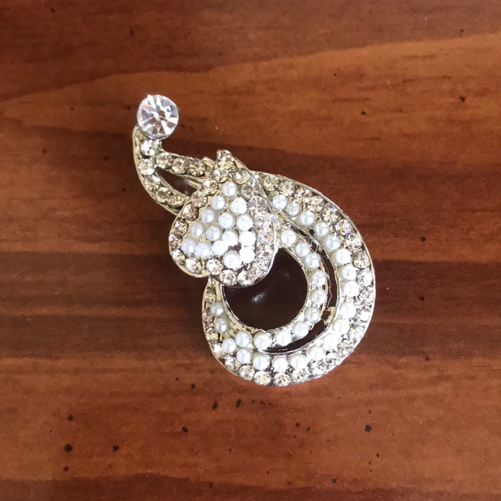 Brooch